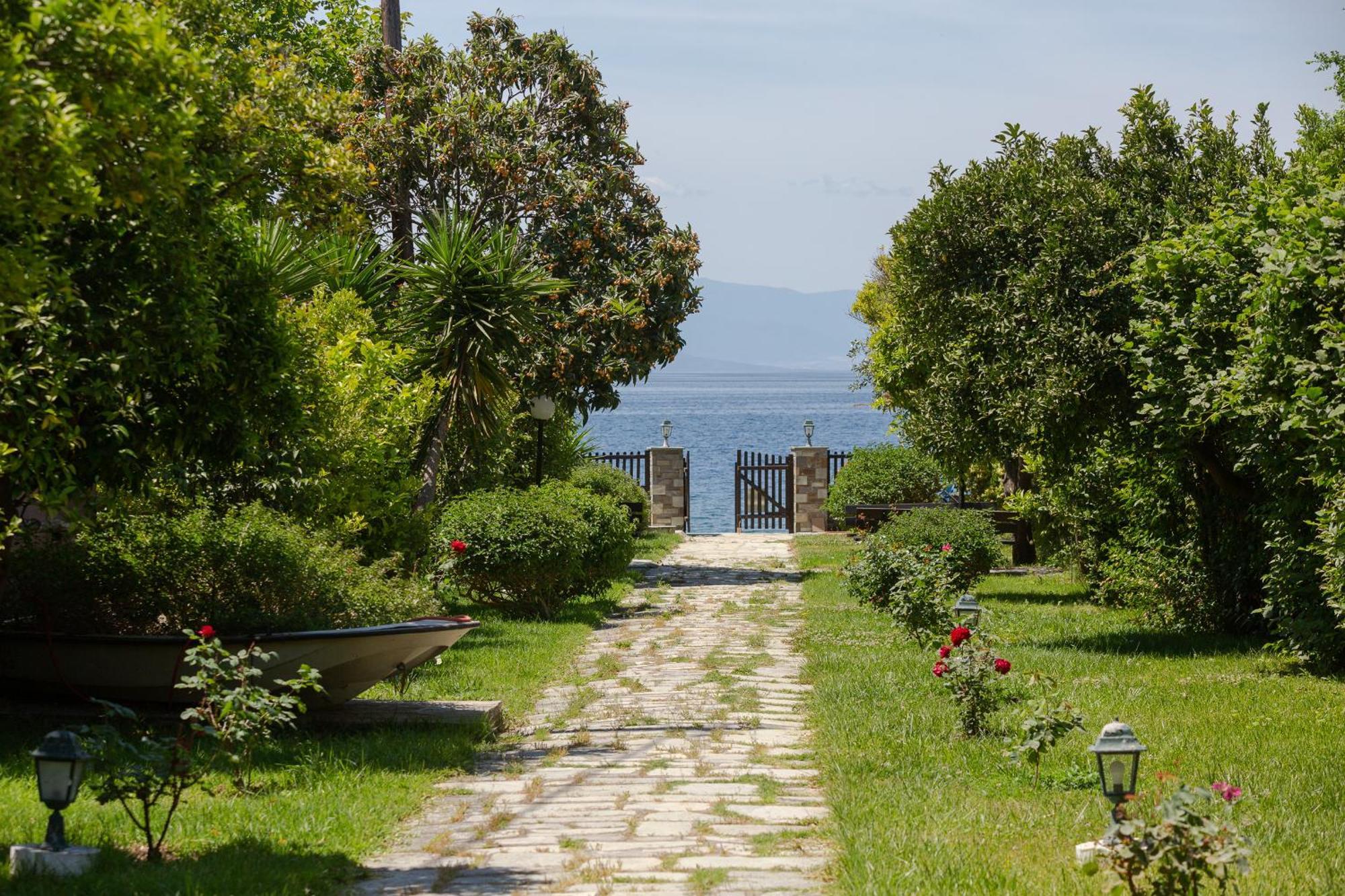 Villa Kalifteri Beach House à Áfissos Extérieur photo